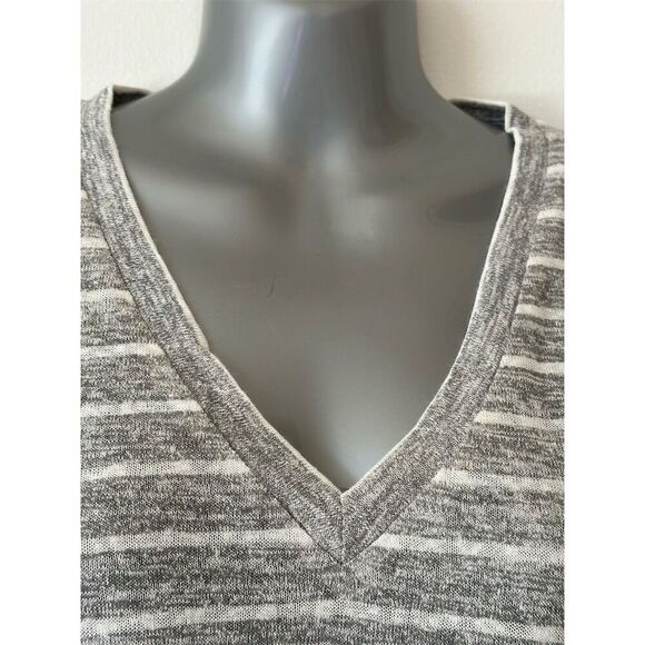 Caslon Women's XL Gray Striped V-Neck Short Sleeve Casual Top - Picture 5 of 8